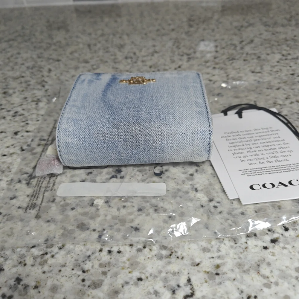 Coach Snap Wallet In Loved Denim With Charm - Picture 8 of 10
